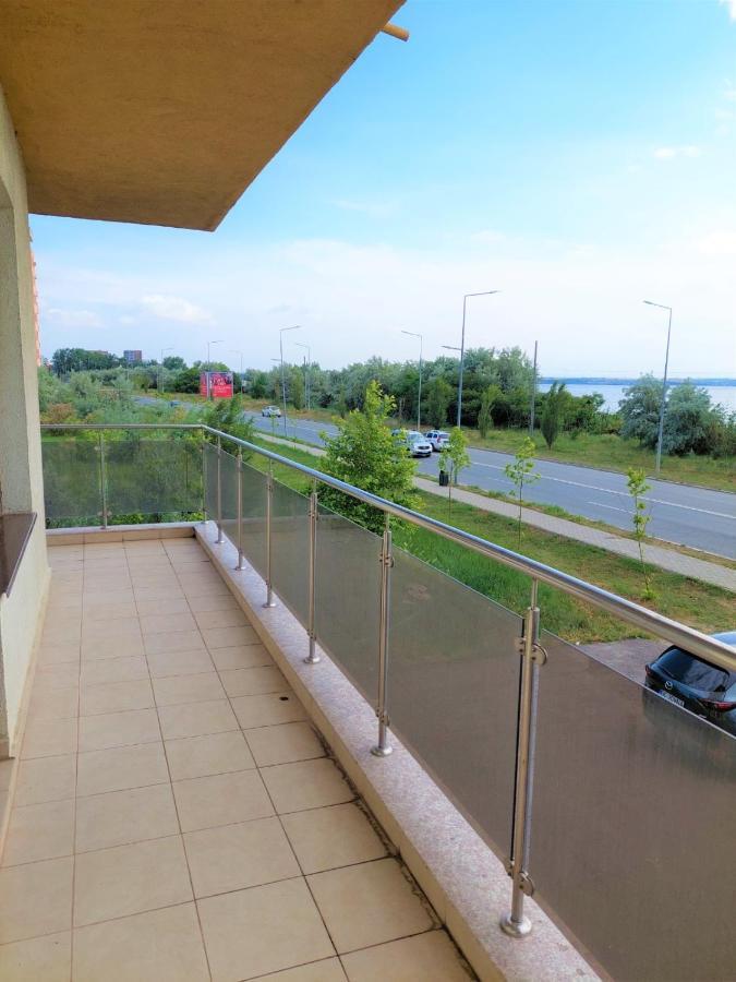 North Club Apartments Mamaia Luaran gambar