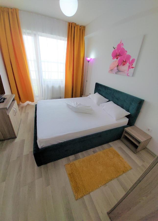 North Club Apartments Mamaia Luaran gambar